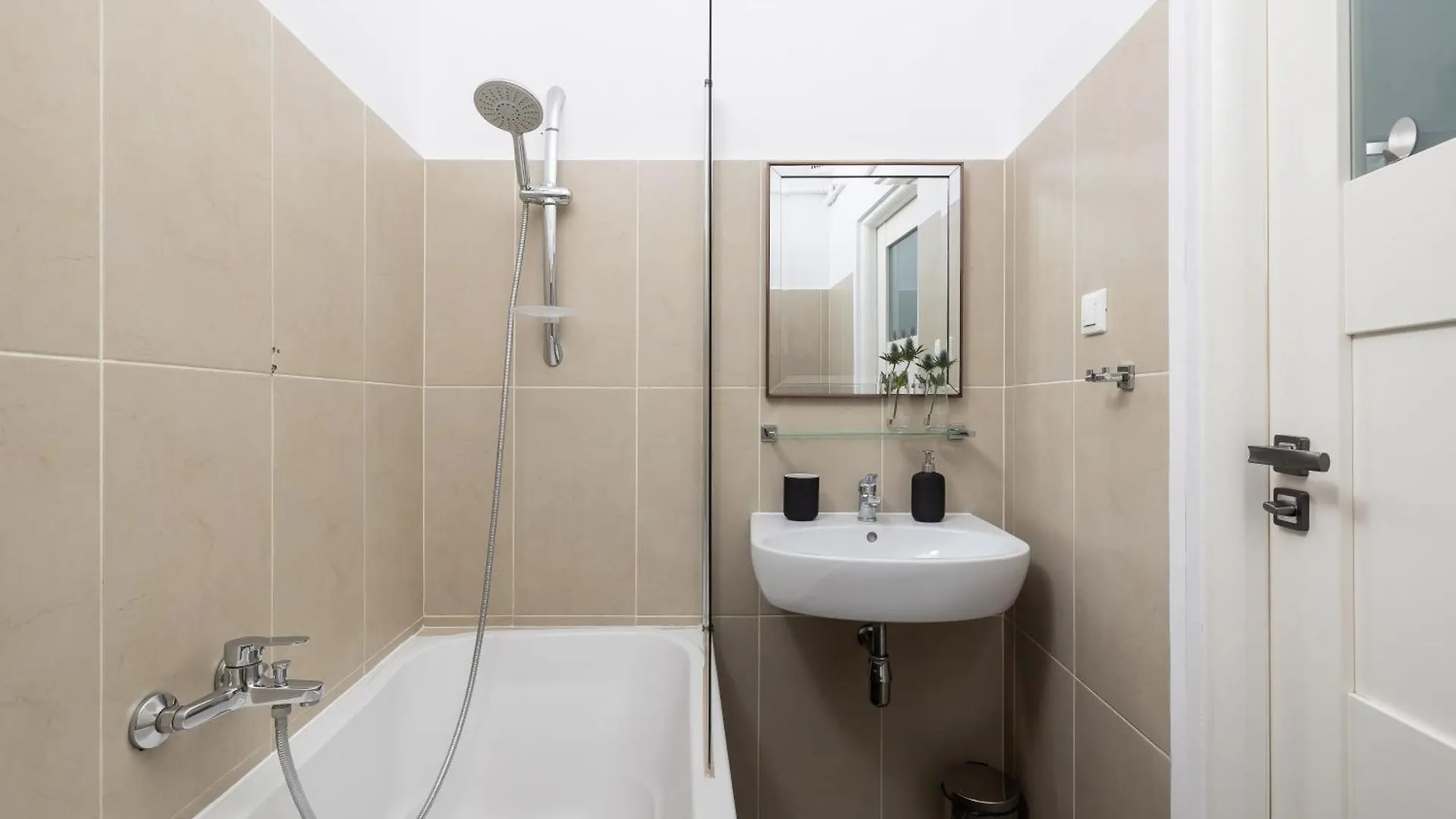 1-Bedroom Apartment - Dluga 65 Krakow 0*,  Poland